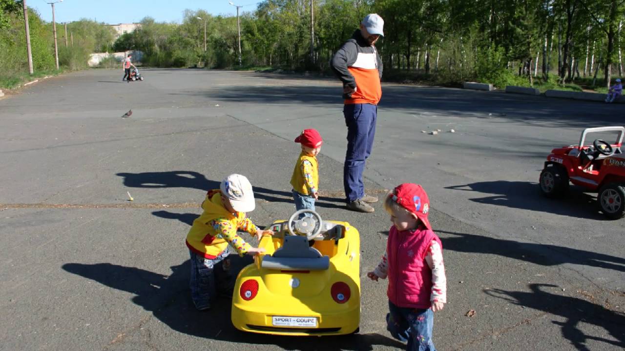 Тройничек в машине