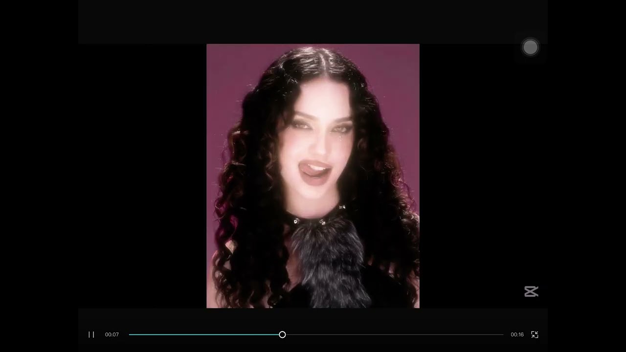 POV ur stuck in a room with ur last photo 