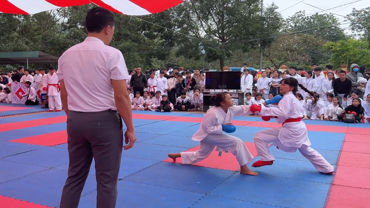 Kumite cá nhân nữ trên 45 kg