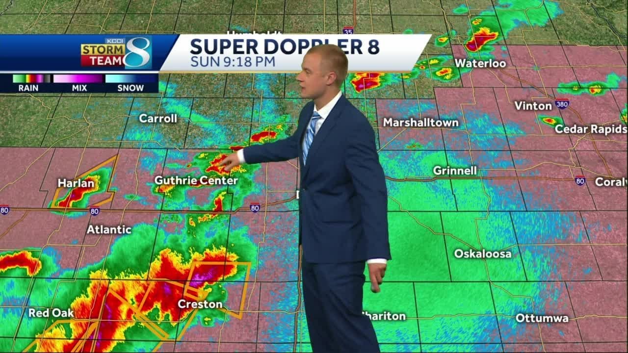 Severe storms overnight, then drier start to the work week - YouTube