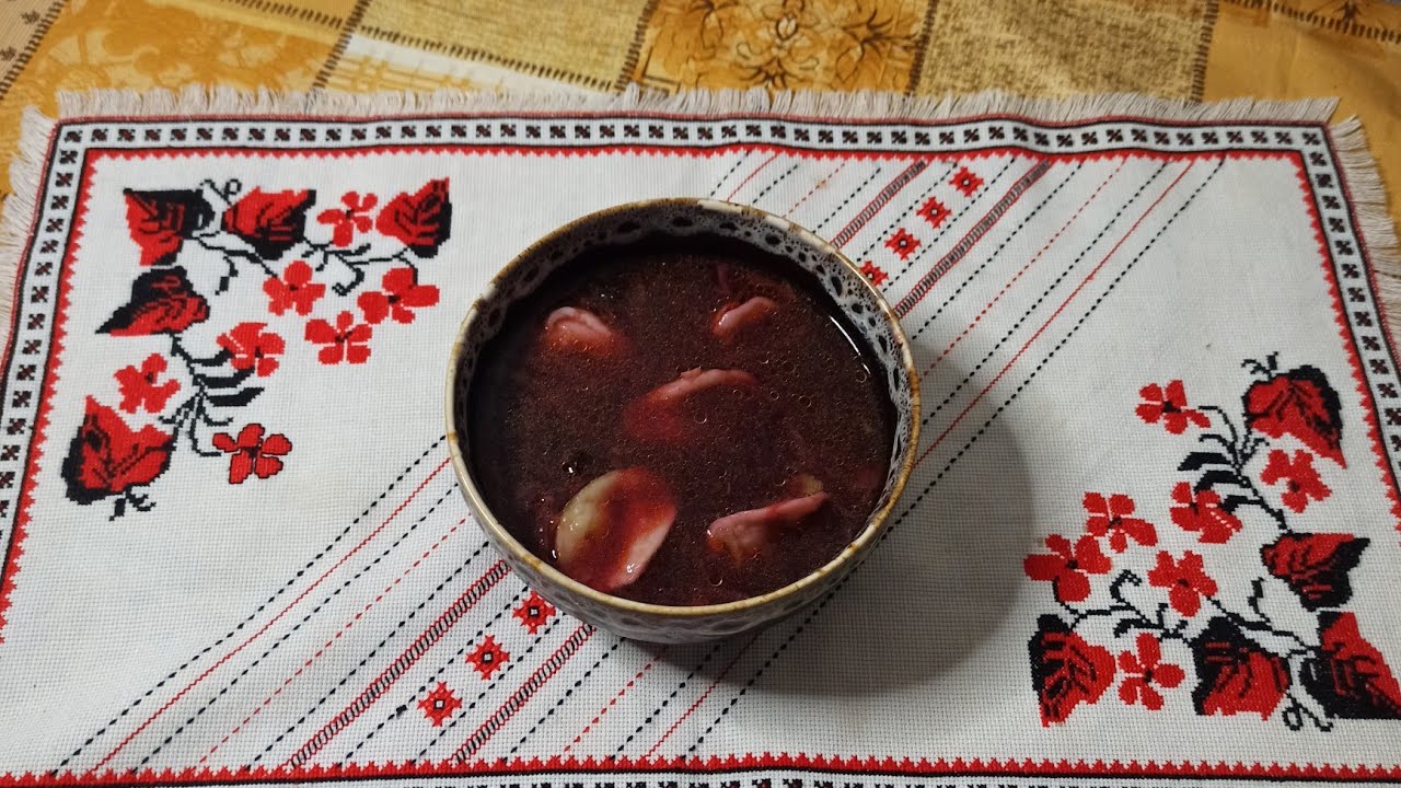 БОРЩ З ВУШКАМИ на Святвечір по-Гуцульськи, за сімейними традиціями.