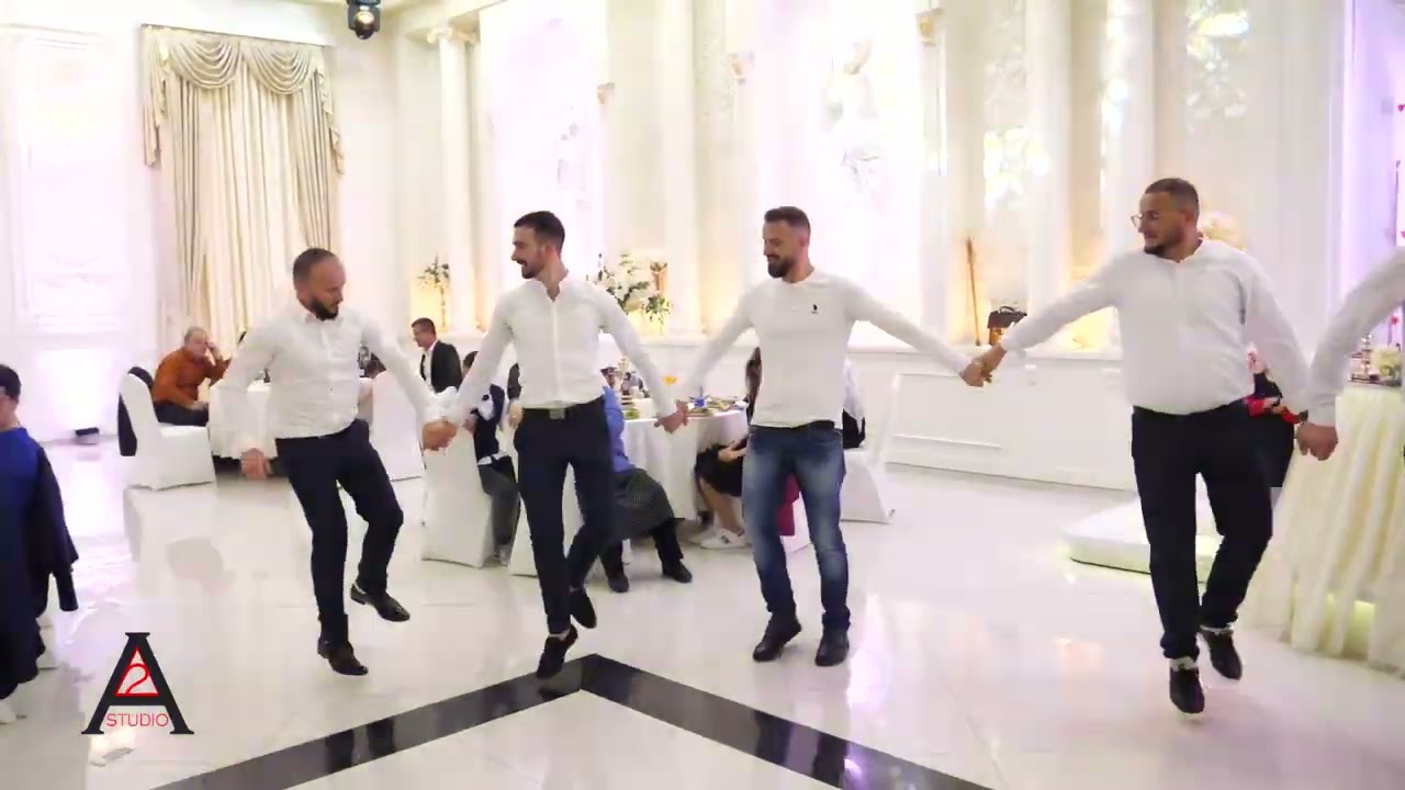 Valle e Rrajces kercyer nga djemte energjike te Librazhdit