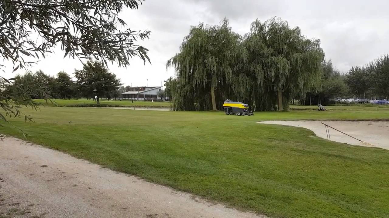 TURFLYNX Two F315 Mowing and Verticutting at Delfland