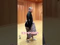 足をかけて曲がる