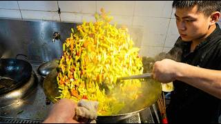 The Grand Wok Spin: High-Volume Chinese Street Stir-Fry