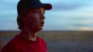 突然天涯孤独となった15歳の少年の痛みを繊細に描く／映画『荒野にて』予告編