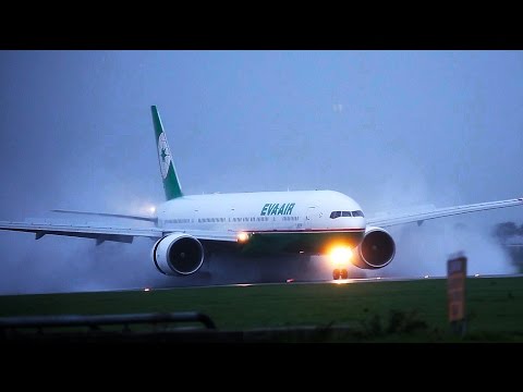 Full thrust reverse on a wet runway EVA AIR B777