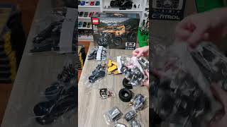 Unboxing Lego Technic 42099 4X4 X-Treme Off-Roader