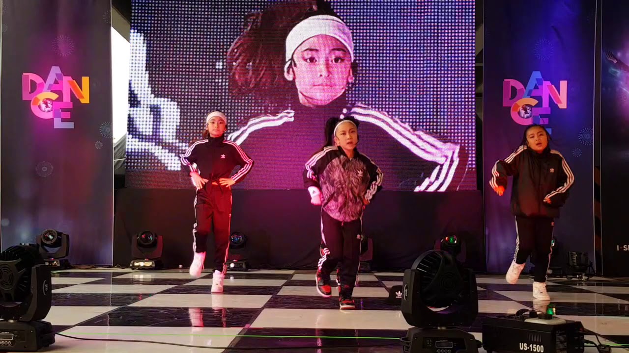 4CARAT(포캐럿)"NANLY"(난리)