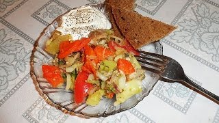 GVK : Салат овощной, с брокколи, курицей и маринованным луком GVK : Салат овощной, с брокколи, курицей и маринованным луком