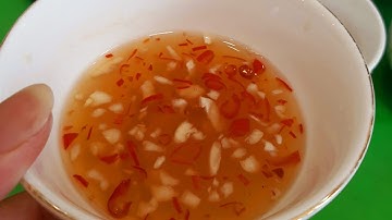 Công thức pha nước chấm để tỏi ớt không bị chìm trong suốt bữa ăn!