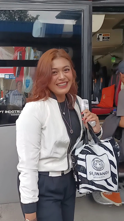 Ratu AKAP Pramugari Bus Rosalia Indah Kak Azella Otw Kemalang😍💞 #shorts #rosaliaindah #pramugari