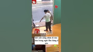 Mưa lớn, chủ tiệm tóc mời anh công nhân vào trú, nhưng phản ứng của anh khiến mọi người xúc động!