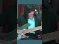 ビビデバ （星街すいせい）をスーツで弾く人