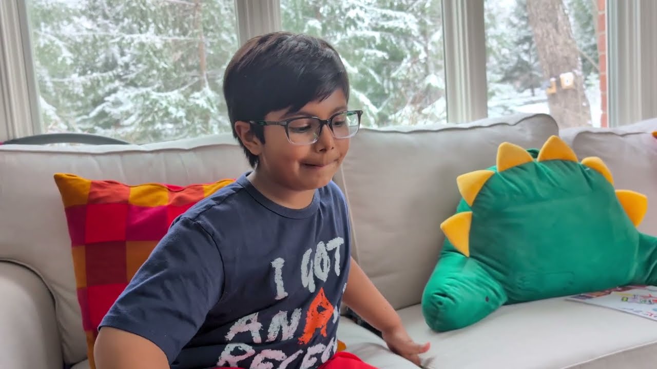 🚀 DIY STEM Vibrating Robot! Praj Builds a Moving Bot from Household Items ⚙️🔋