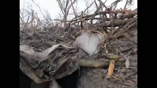Ukrainian Soldier Kills Russian Soldier at Close Range