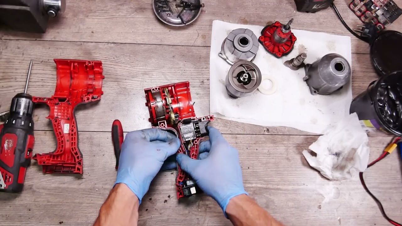 Ударный гайковерт Milwaukee издает звук, но не работает. Легко исправить.