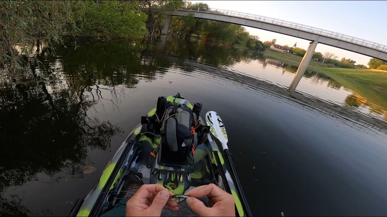 MEGÁRADT A ZAGYVA - Kajakos pergetés.