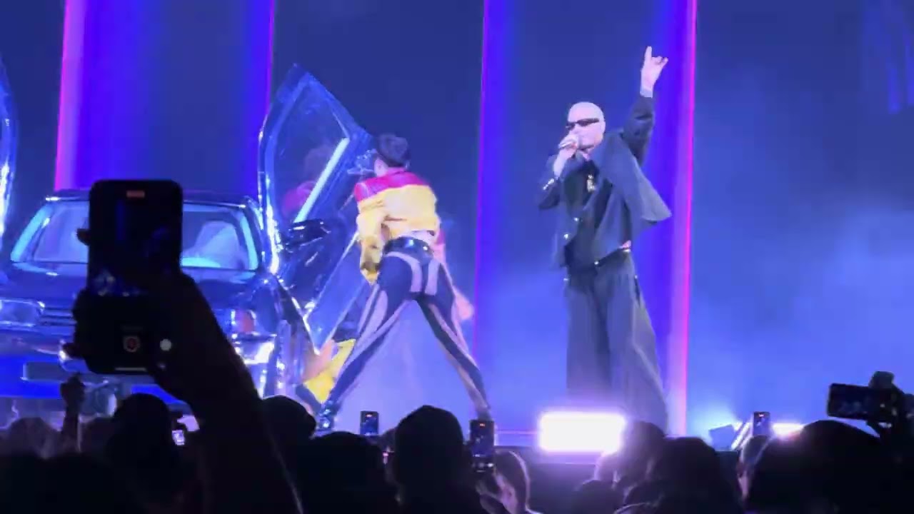 J Balvin - Morado (Live in Chicago 2025)