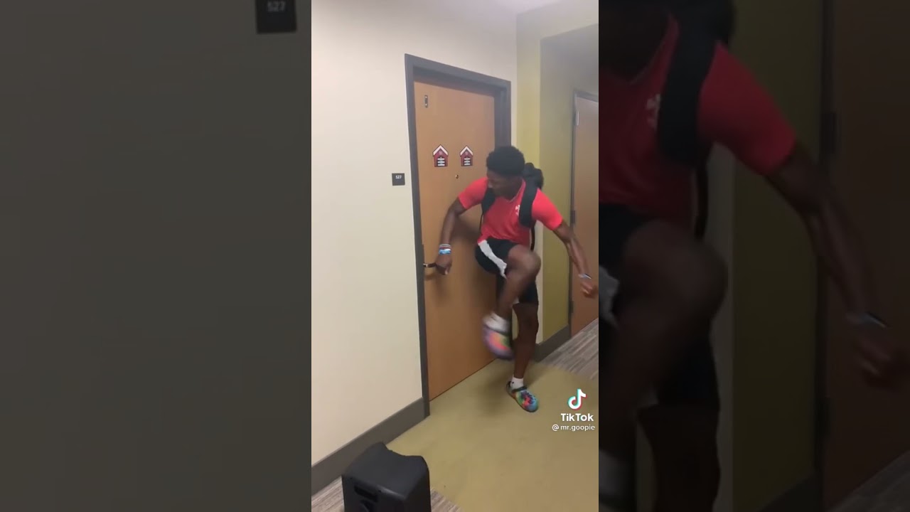 I hear your heart beat , to the beat of the drums 