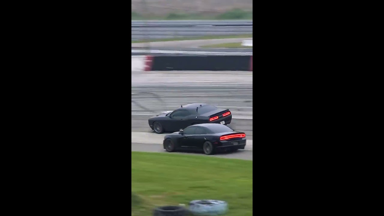 MOPAR SPECTATOR DRAGS AT FREEDOM FACTORY HELLCAT CHALLENGER VS CHARGER 