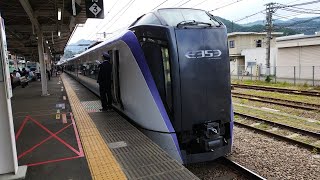 E353系 S113編成 特急かいじ28号新宿行が大月駅5番線を発車するシーン