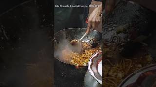 炭火炒面槟城日落洞著名美食 Charcoal Fire Fried Noodle Penang Jelutong Famous Food 2 #槟城美食 #马来西亚槟城 #炒面 #街头美食