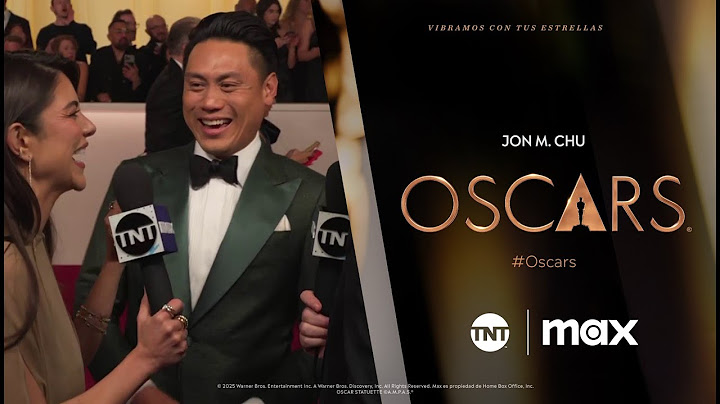 Jon M  Chu en la Alfombra Roja de los Oscars® 2025