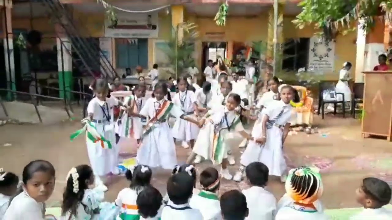 ಭಾರತಾಂಬೆಯ ಹೆಮ್ಮೆಯ ಮಕ್ಕಳು.. ನೃತ್ಯ... ಸ. ಹಿ. ಪ್ರಾ. ಶಾಲೆ ಮರಳಿಕ್ರಾಸ್...