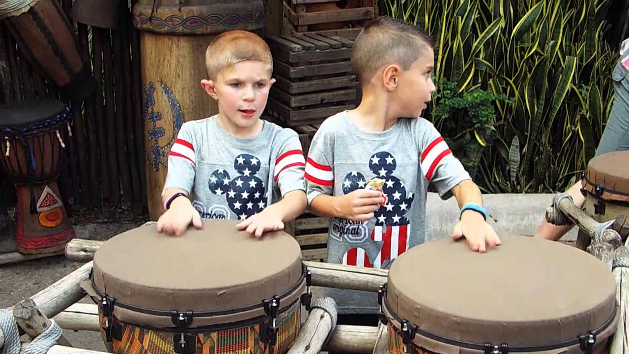 MIKEY AND PHILLY PLAYING THE BONGOS AT ANIMAL KINGDOM YouTube