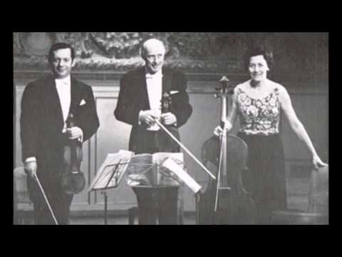 Mozart Divertimento in E Flat, K. 563 Grumiaux Trio