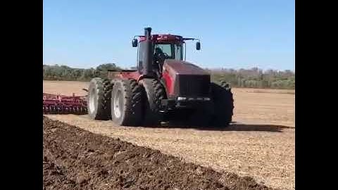 Chisel plow tillage with Case tractor