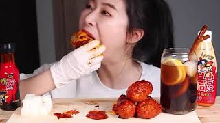 اصوات الاكل دجاج كوري حار مع الصوص الكوري الاحمر الحار مع البانيه ...