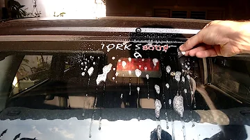 Como arrancar adesivo velho do carro?