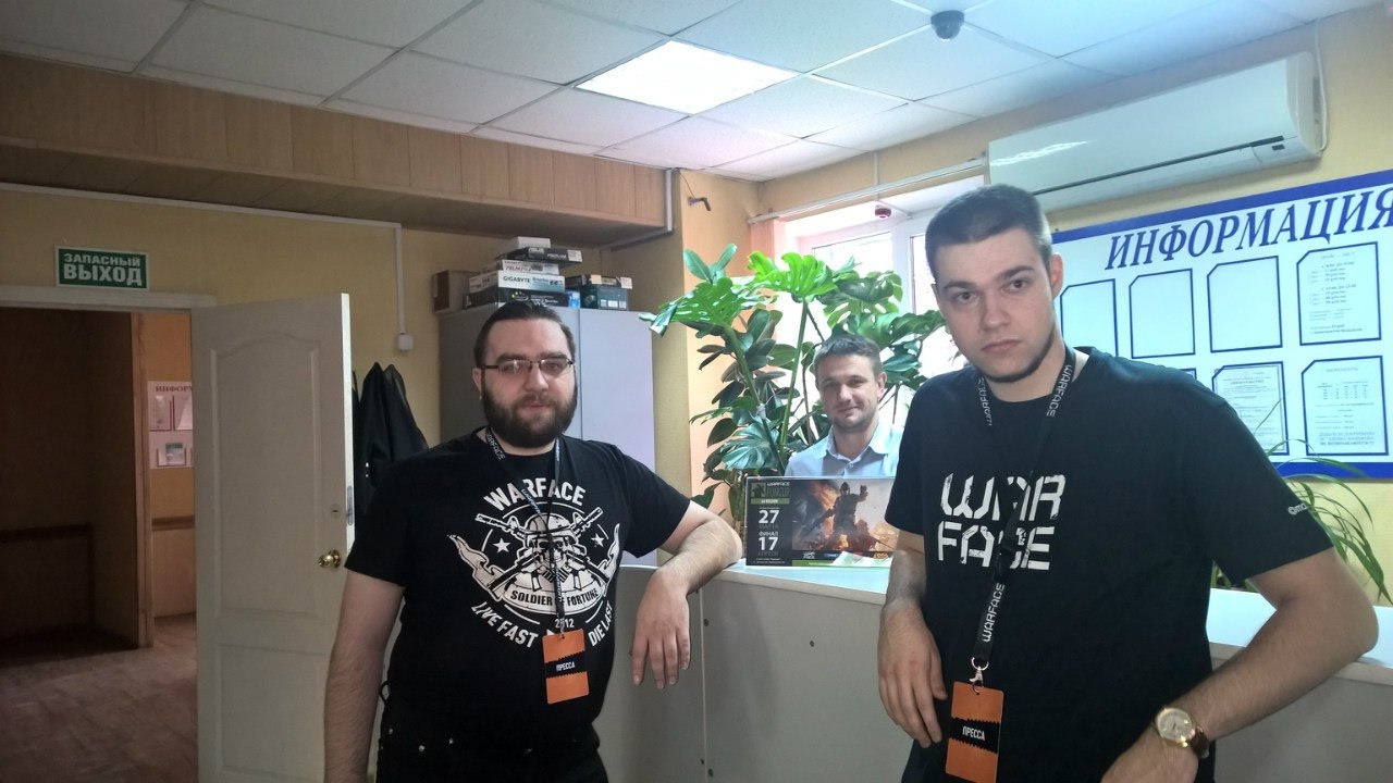 Варфейс разор. Снайпер в адидасе. Варфейс разор. Разор варфейс фото. Разор варфейс ютуб.