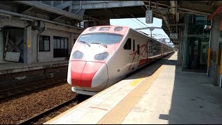 111次TEMU2000型普悠瑪號鳳山站通過 20181007