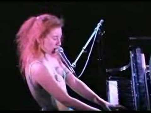 Tori Amos - Albany (1992) -07-Tear In Your Hand