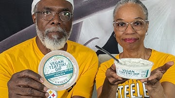 R and Bae try Trader Joe