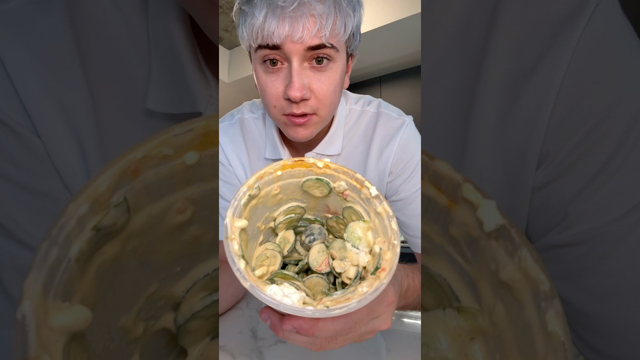 Blue cheese martini cucumber salad 😭