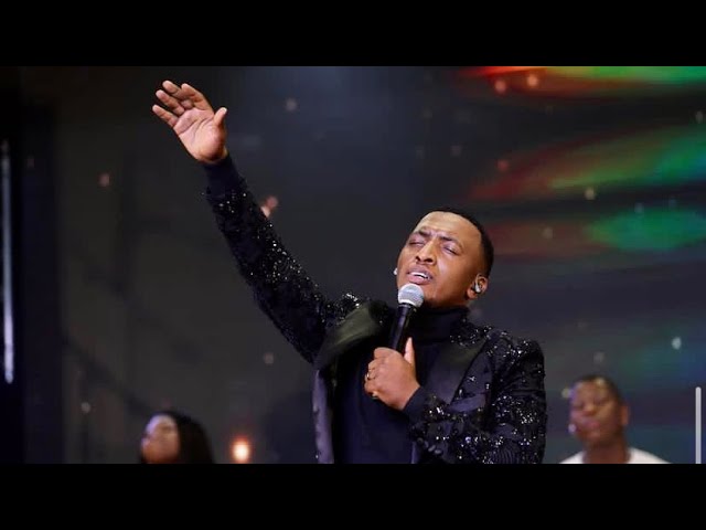 Spirit of Praise 9 ft Dumi Mkokstad (Sidlula ezintweni)