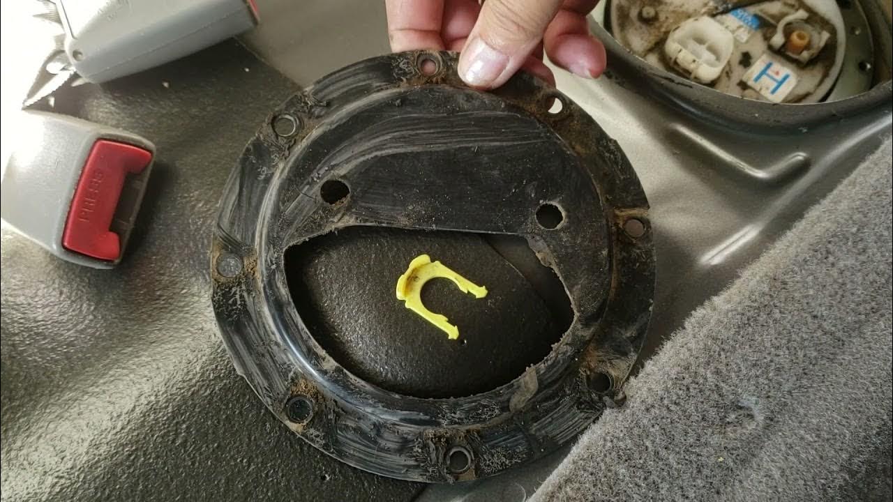Replacing 2002 Toyota Camry Fuel pump - YouTube