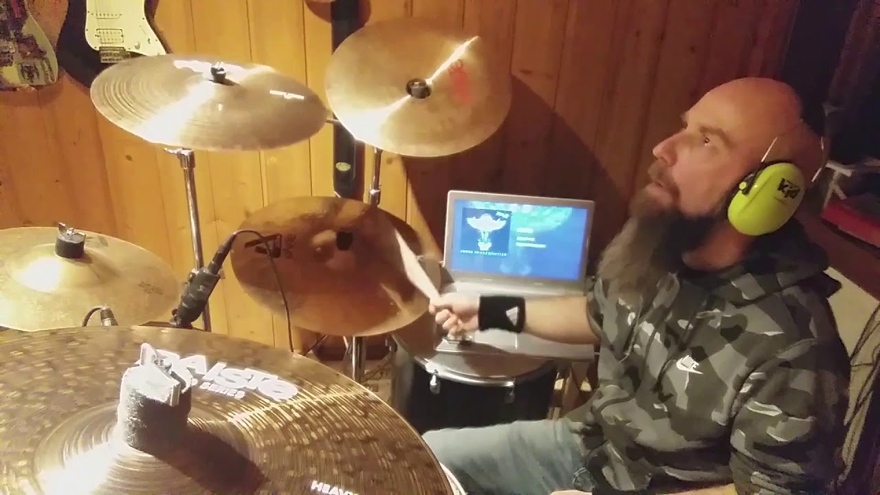 The Henrik One Man Band- Hellrider (Judas Priest cover) aka the bassdrum endurance test!