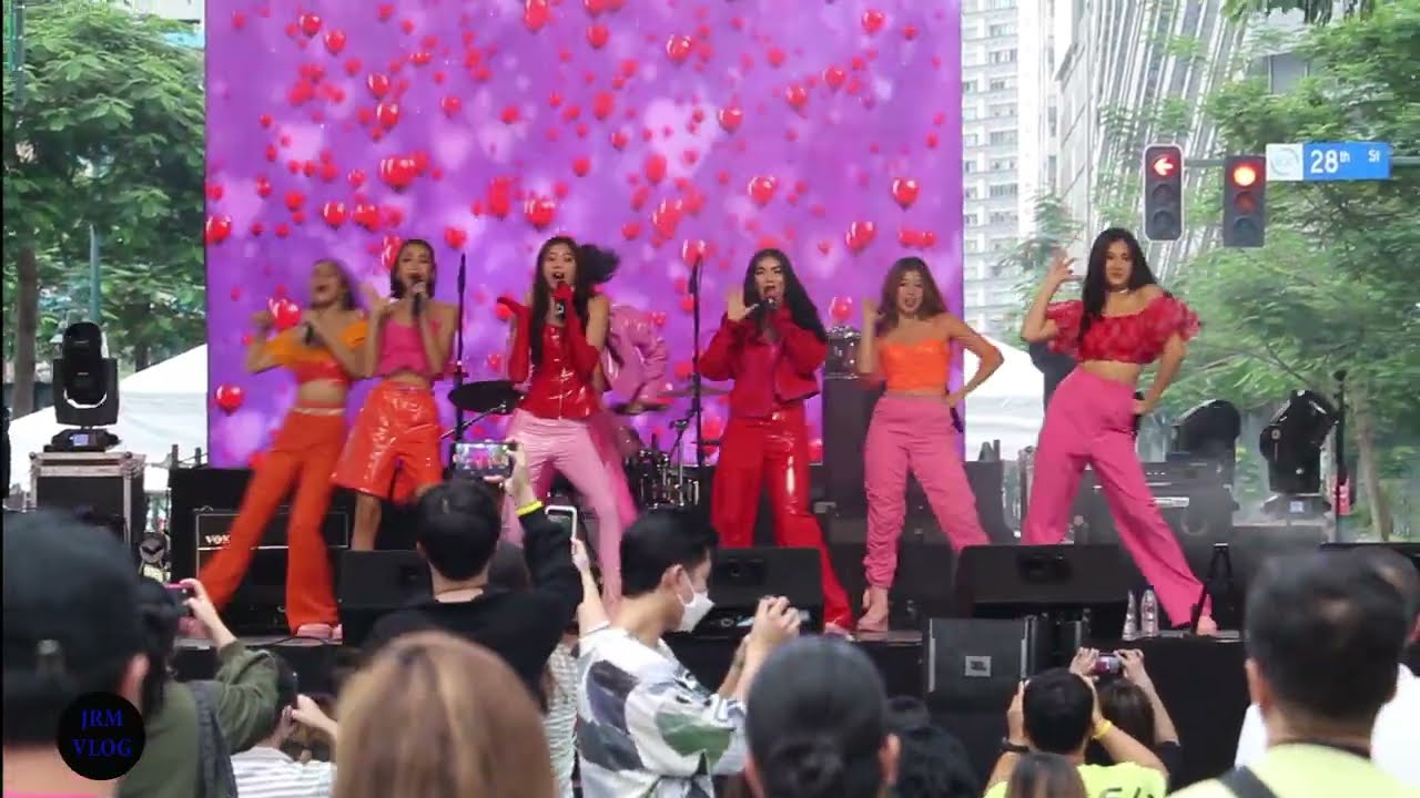 (NA NA NA) BINI @ PAWCHELLA, BGC High Street. 8/20/22