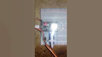 Servo mg90 moved 90° to 180°, 180° to 0° and return 90° PWM. ESP32 Micropython