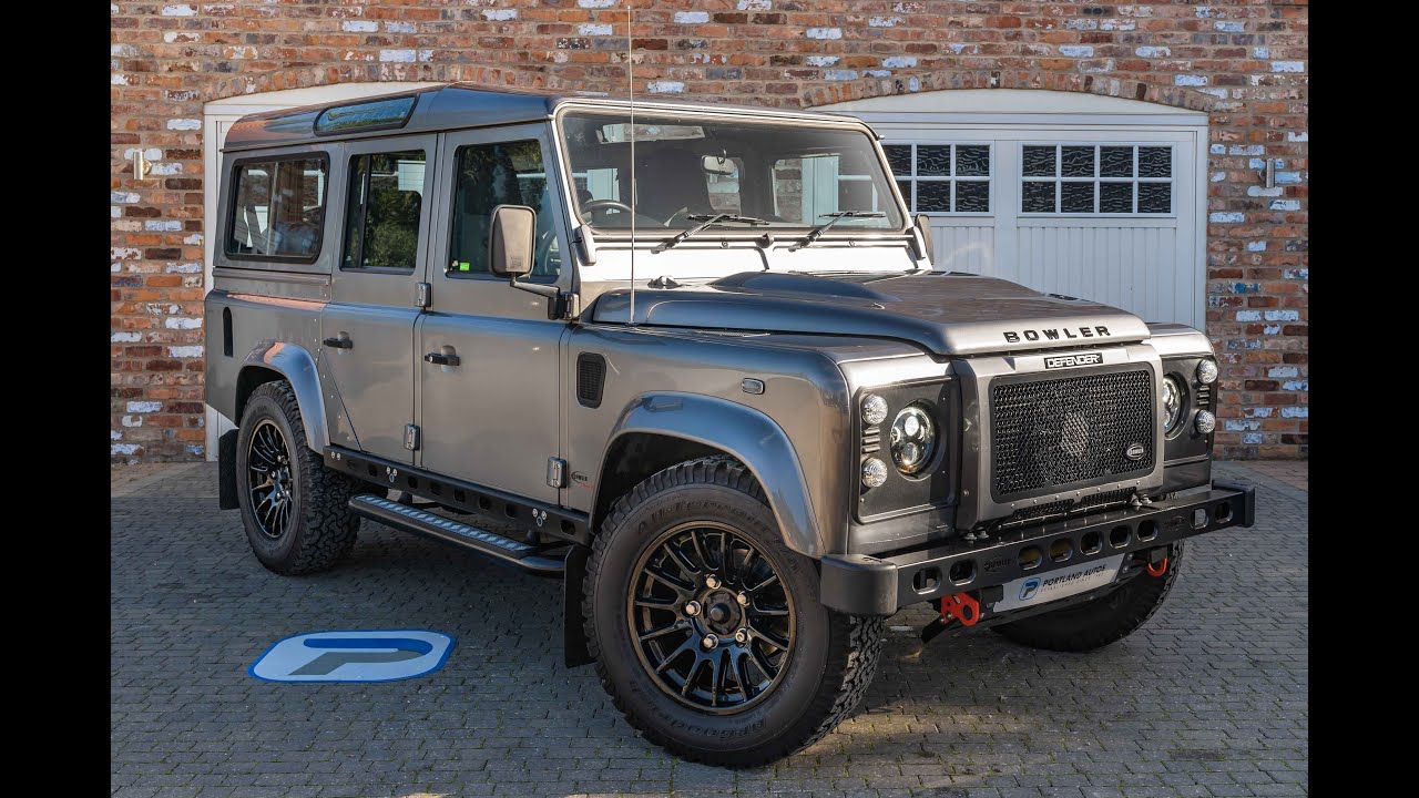 2015/15 LAND ROVER DEFENDER 110 XS STATION WAGON IN CORRIS GREY METALLIC WITH TWO TONE GREY LEATHER