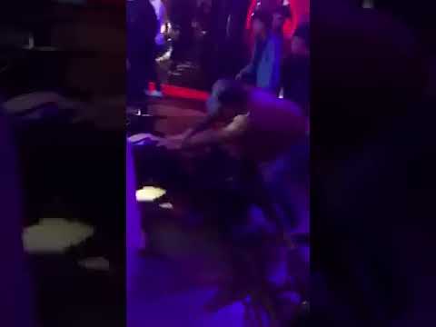 Pelea en bar Le’conteiner, Tijuana. - YouTube