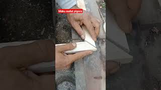 memaku sudut bingkai