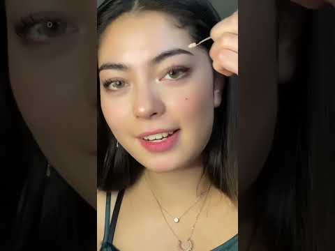 Video: Warum Schnitte in den Augenbrauen?