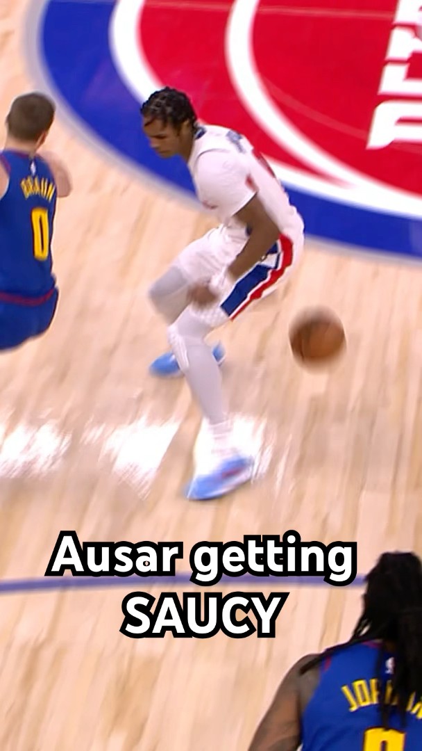 Ausar getting busy attacking the rim ?‍?