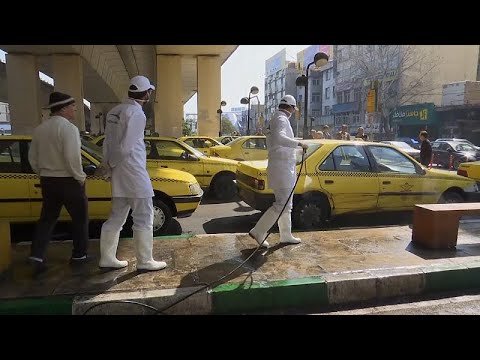 İran'ın başkenti Tahran'daki taksi ve otobüslerde 'koronavirüs temizliği'